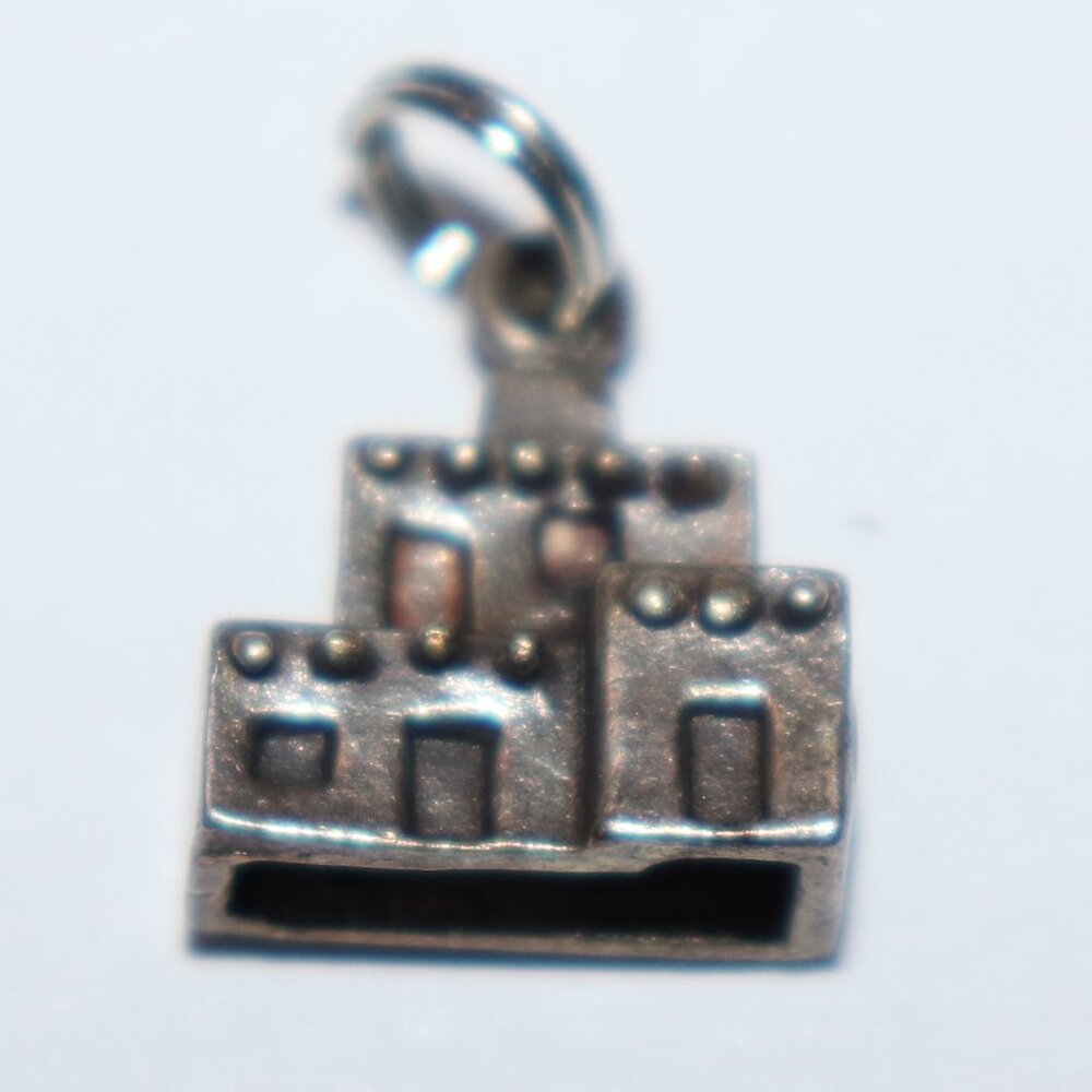 🏠 Vintage Silver Aztec House Charm (.5")